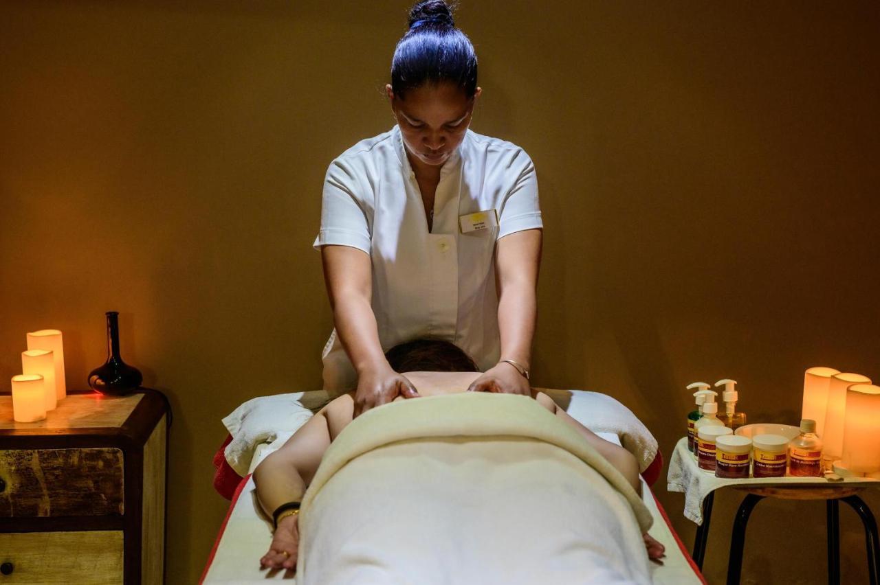 Baobab Tree Hôtel&Spa Mahajanga Ngoại thất bức ảnh